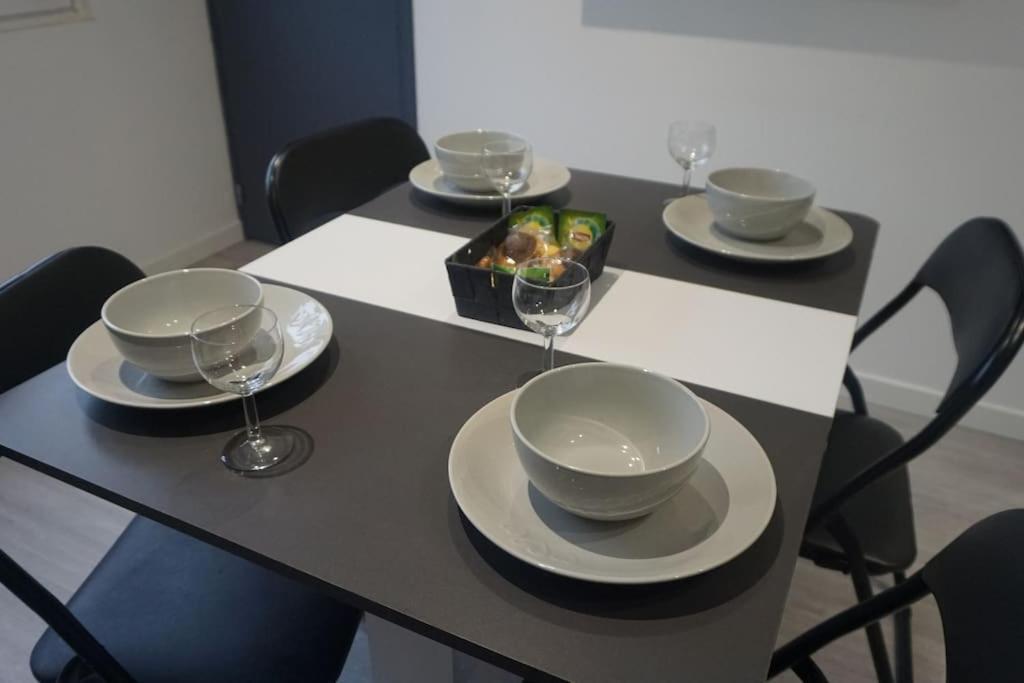 Cosy T2 Wifi Parking Proche Gare Centre Ville サン・クエンティン エクステリア 写真